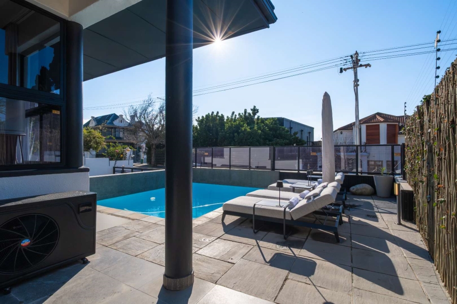 7 Bedroom Property for Sale in Oranjezicht Western Cape